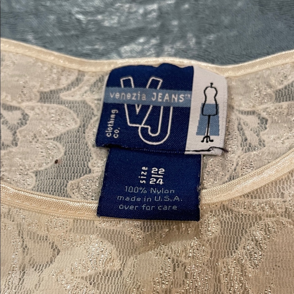 Venezia Clothing Co Elegant Cream Lace Women's Top Size 22/24 Pre-Loved elegance - Picture 9 of 9